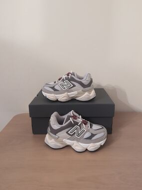 New Balance 9060 Shoes IV9060GY Toddlers Size 4